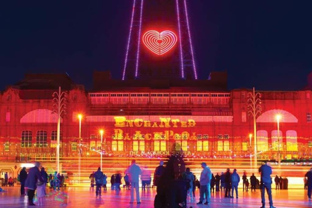 Hidden Gem W/ Parking Short Walk To Pleasure Beach Blackpool Eksteriør bilde